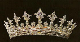 Tiara de las Lises y Orquídeas (Reino de Quito).jpg