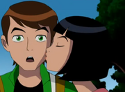 Julie le da un beso a ben.png