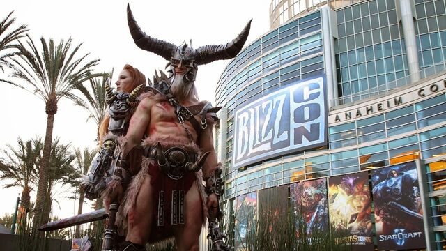 File:BlizzConCosplay.jpg