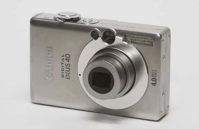 File:Canon Digital Ixus 40.jpg