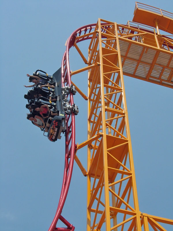 File Dare Devil Dive Drop.jpg Roller Coaster Wiki Fandom powered by Wikia