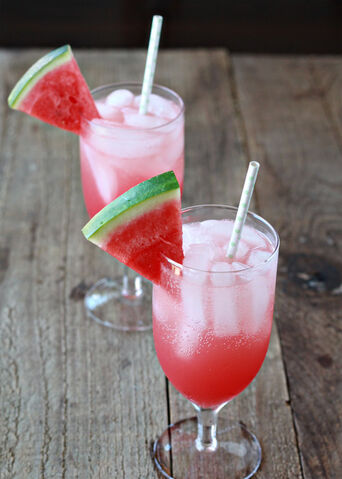 File:Vodka-Watermelon-Sparkler-Cocktail.jpg