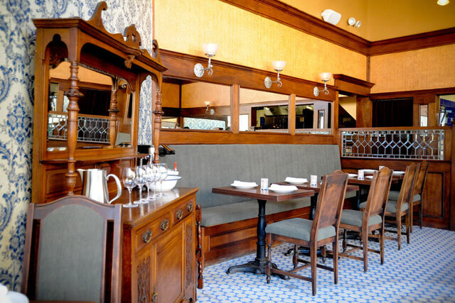 File:Comstock Saloon 08.jpg