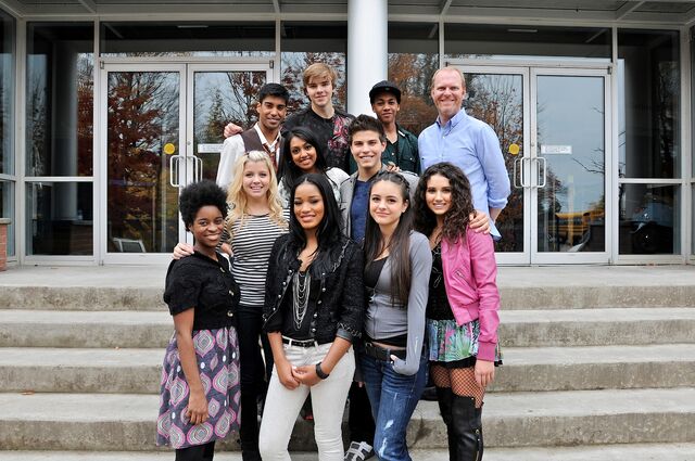 Image - Chantay, Keke, Sadie, Bianca, Drew, Alli, Jenna, Sav, KC, Dave, & Snake.jpg | Degrassi ...