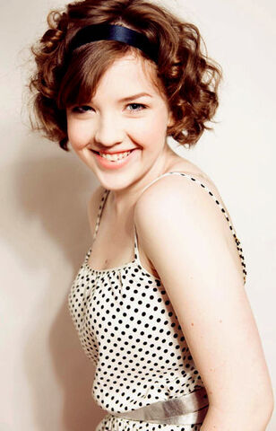 File:AislinnPaul.jpg