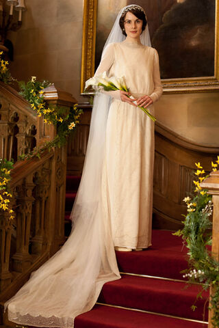 File:Downton abbey lady mary wedding dress.jpg