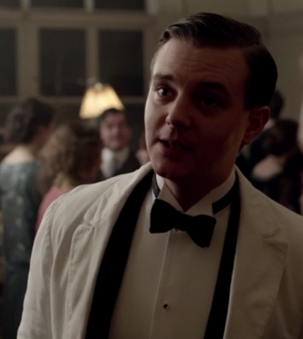 File:WaiterS4E1.png