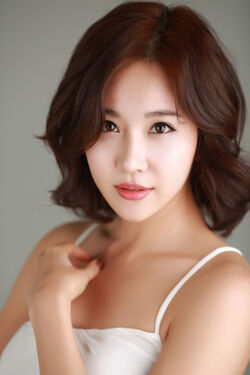 Yoon Hye Kyung2.jpg