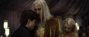 Xenophilius con Harry Potter.png
