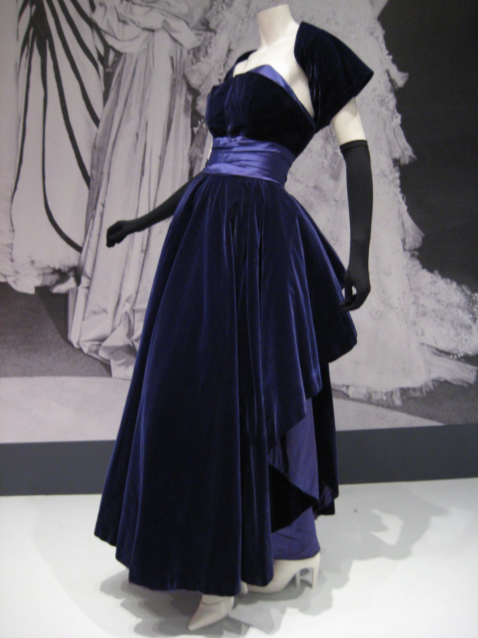 Christian Dior Wikipedia Francais | The Art of Mike Mignola