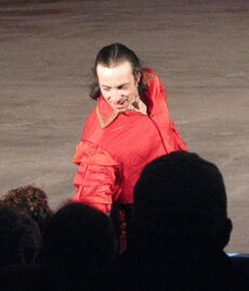 Philippe Candeloro Working the crowd