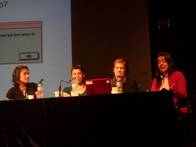 File:WikiGenero, panel discussion.jpeg