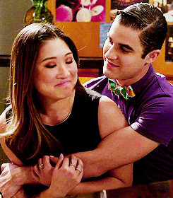 http://vignette3.wikia.nocookie.net/glee/images/d/d8/Blaine_tina_please_come_to_new_york_llm_hug3.gif/revision/latest?cb=20140326195530
