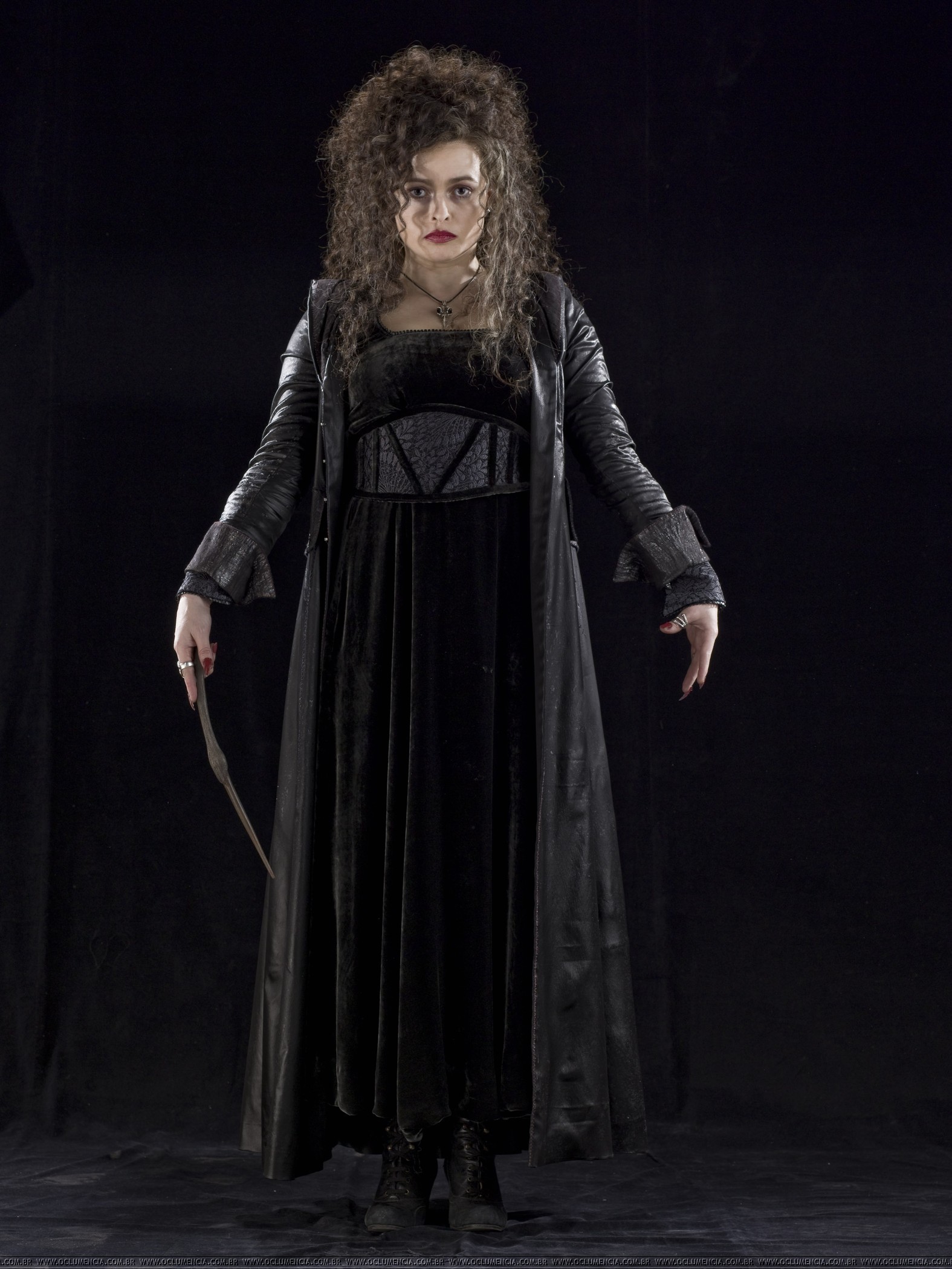 http://vignette3.wikia.nocookie.net/harrypotter/images/8/83/Bellatrix-bellatrix-lestrange-15680786-1575-2100.jpg/revision/latest?cb=20131123190119&path-prefix=tr