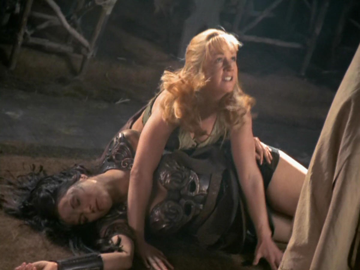 gabrielle in kissing lesbische szene xena