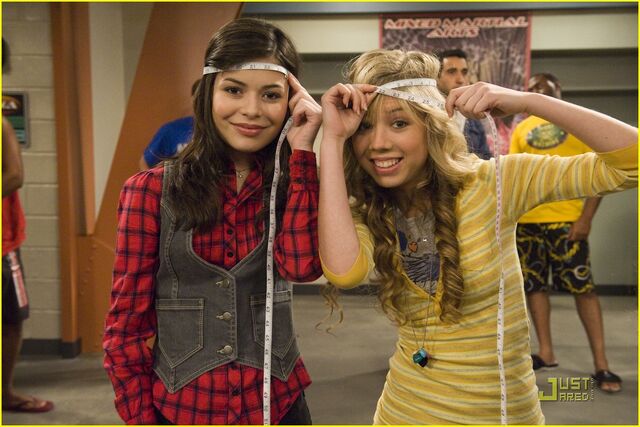 File:Icarly-look-alike-stills-01.jpg