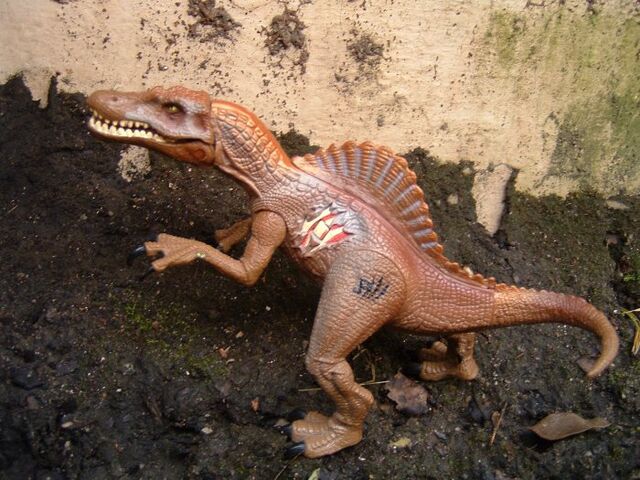 File:Spinosaurustoy.jpg
