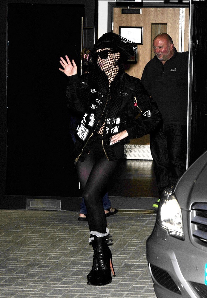 8-29-13_Out_in_London_001.jpg