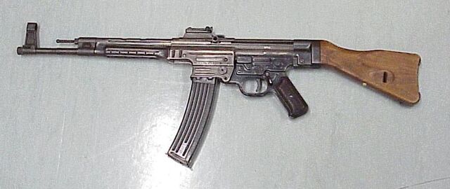 File:800px-Sturmgewehr 44.jpg