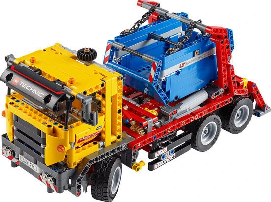 http://vignette3.wikia.nocookie.net/lego/images/4/46/LEGO_Technic_42024_-_Container_Truck.jpg/revision/latest?cb=20131122104707
