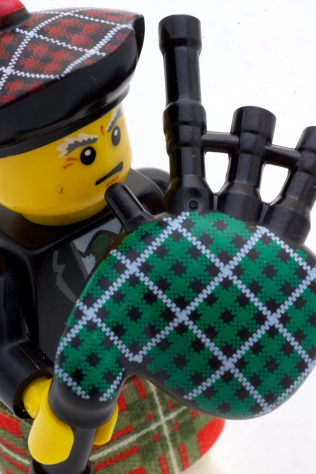Bagpiper-bagpipes.jpg