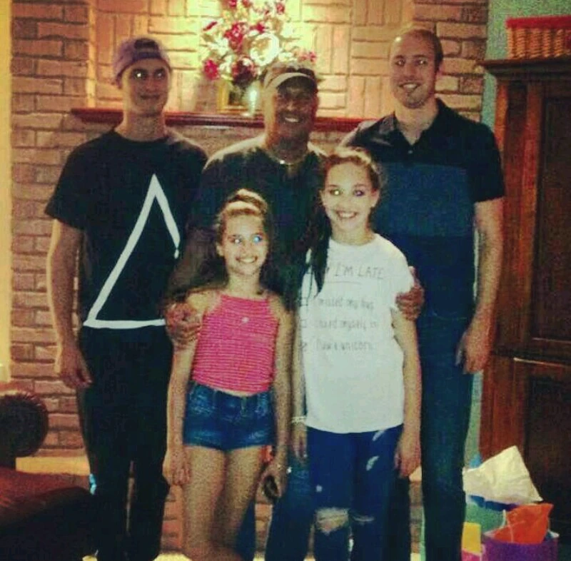 Kurt Ziegler | Maddie Ziegler Wiki | FANDOM powered by Wikia