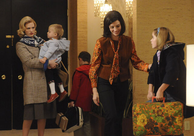 File:DarkShadows.jpg
