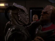 Worf und Toman'torax geraten aneinander