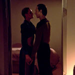 Tasha Yar seduces Data.jpg