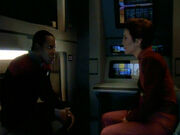 Kira und Sisko sprechen über Odo