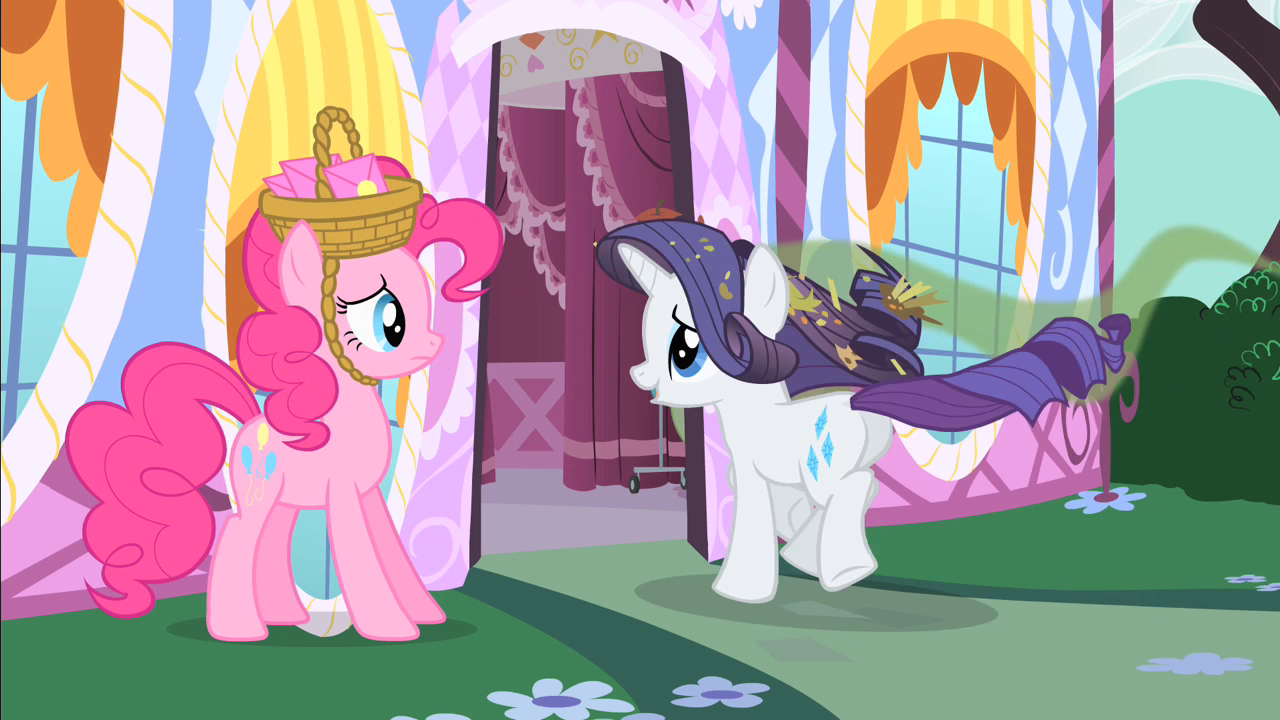 Rarity_running_back_to_her_house_S1E25.png