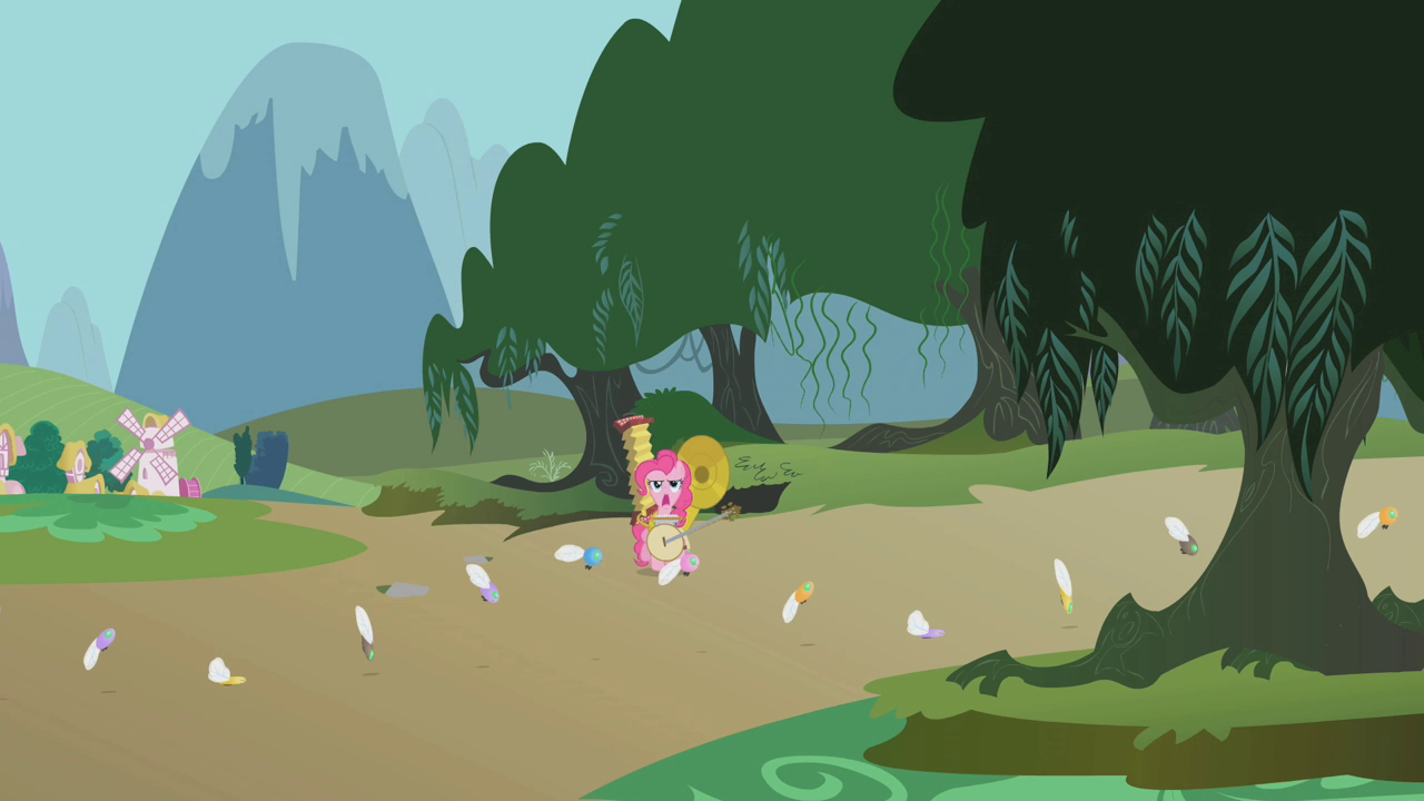 Pinkie_Pie_saving_the_day_S01E10.png