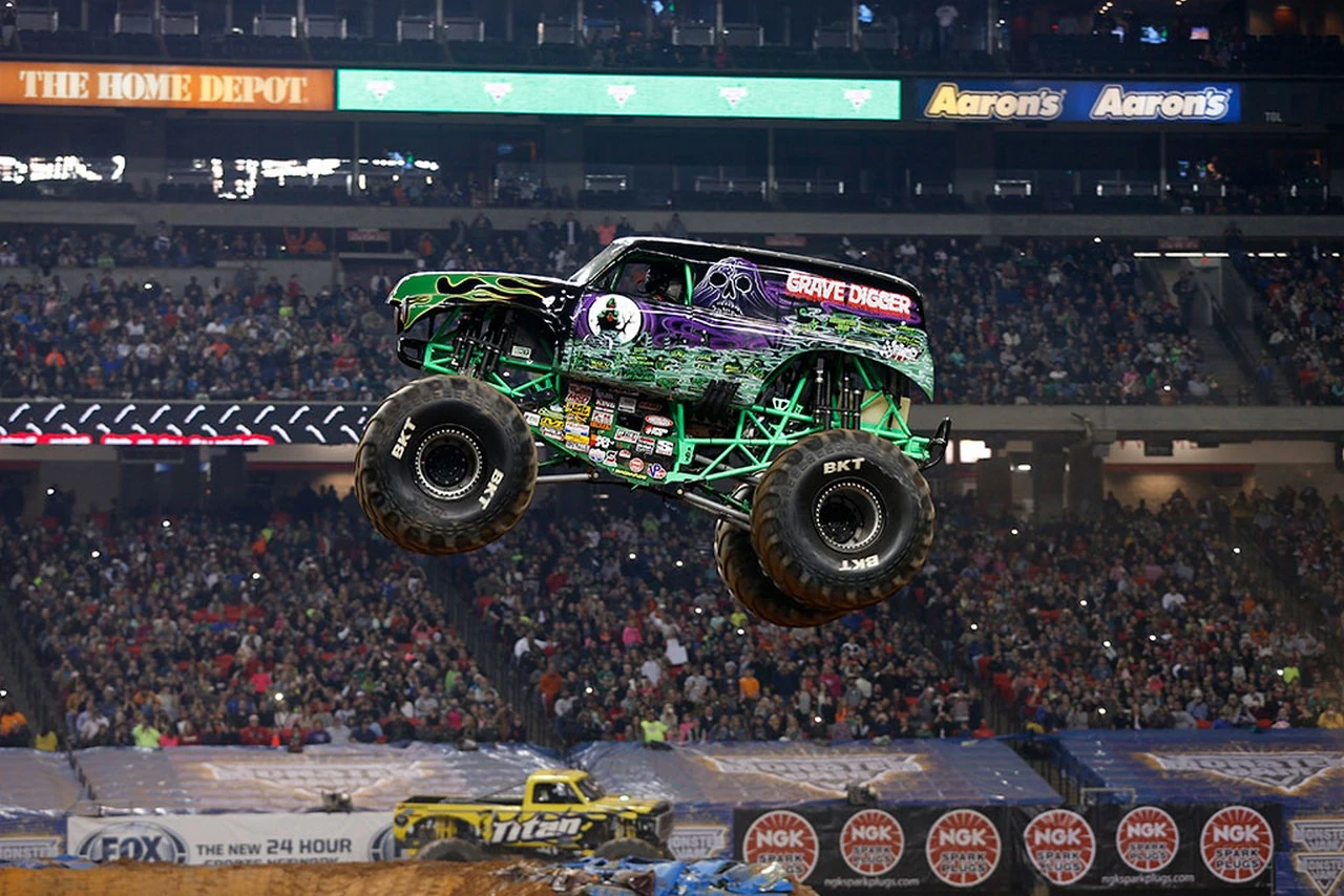 Grave Digger 27 Monster Trucks Wiki FANDOM powered by Wikia