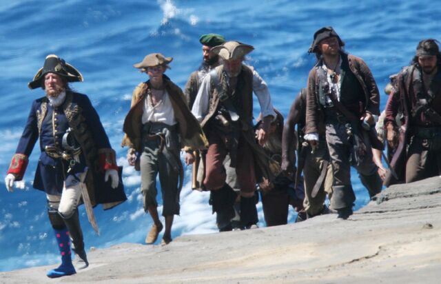 File:PrBarbossa crew.jpg