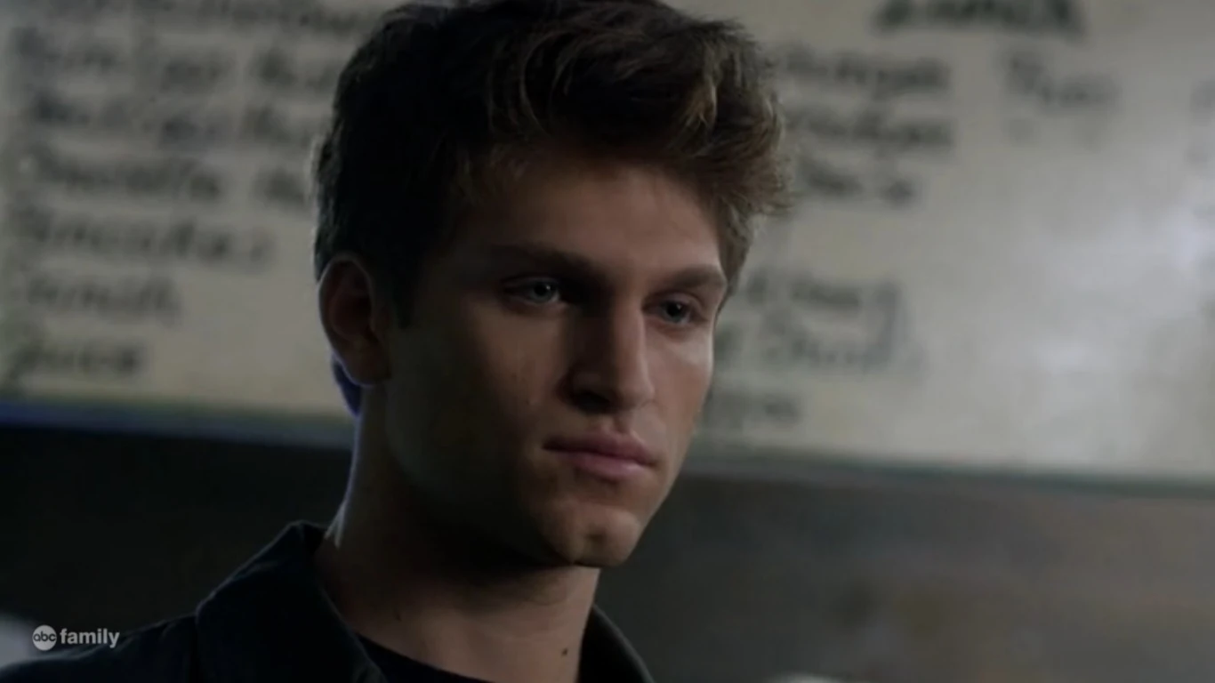 Fichier3x24 Toby.jpg Wiki Pretty Little Liars Fandom powered by Wikia