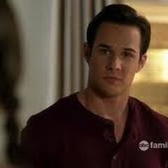 Ian Thomas - Pretty Little Liars Wiki