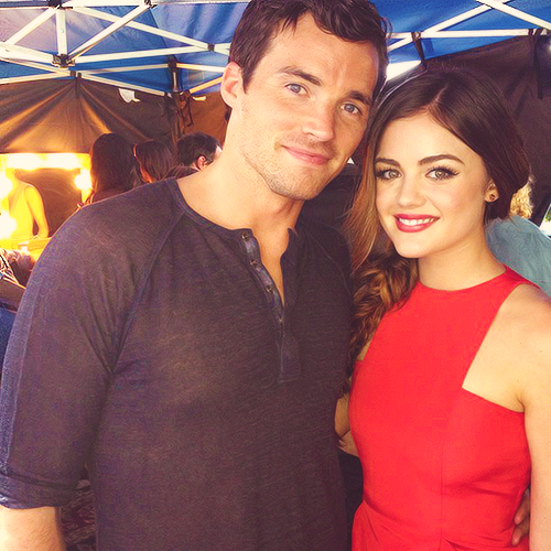 Image Ianhardinglucyhale2012teenchoiceawards.png Pretty Little Liars Wiki Fandom