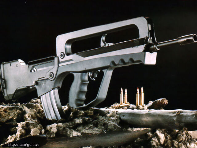 File:Civilian Gunner FAMAS.jpg