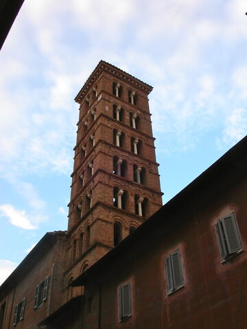 File:2011 Silvestro, campanile.jpg