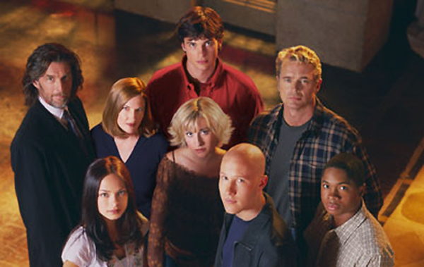 http://vignette3.wikia.nocookie.net/smallville/images/d/db/00-S2SM-001.jpg/revision/latest?cb=20121018232549