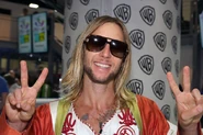 Greg+Cipes+Warner+Bros+Comic+Con+International+WAbb5W64Hkyl.jpg (81 KB) Greg+Cipes+Warner+Bros+Comic+Con+International+WAbb5W64Hkyl