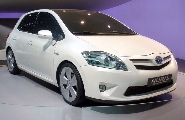 wiki toyota auris hybrid #2