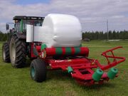 Kverneland Taarup 7517 baler