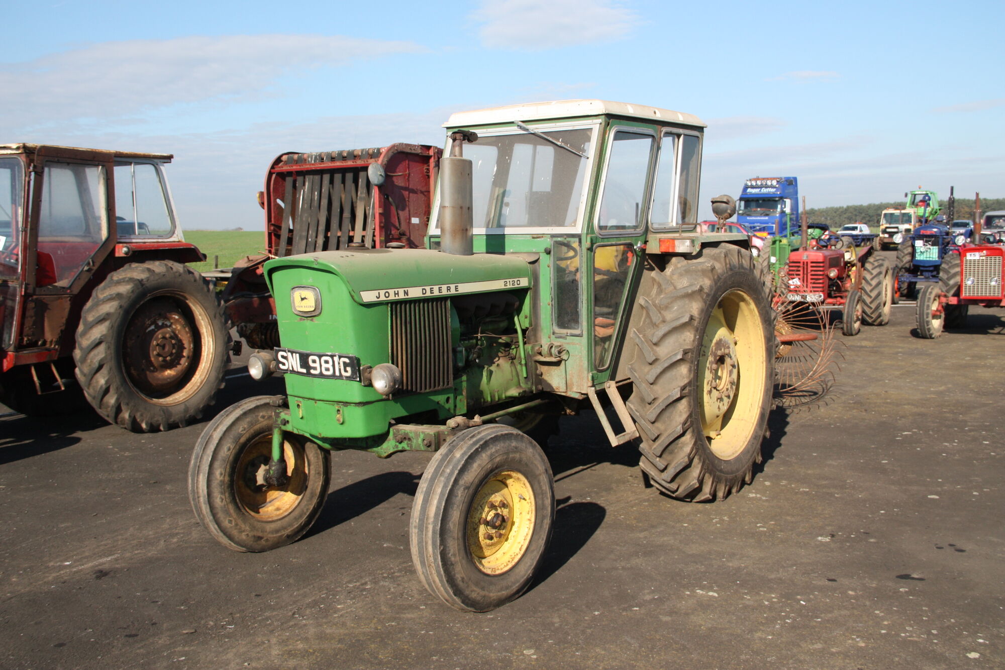 John Deere 2120 | Tractor & Construction Plant Wiki | Fandom powered by ...