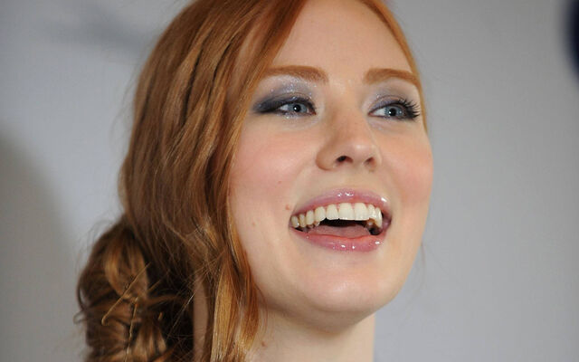 File:DeborahAnnWoll 0001.jpg