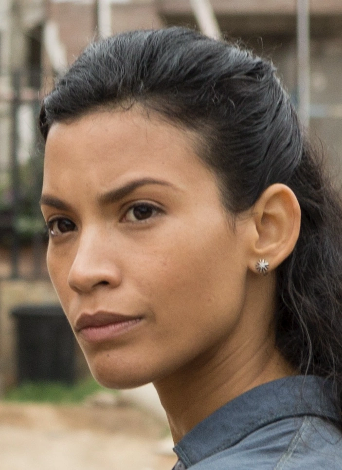 Luciana (Fear The Walking Dead) Walking