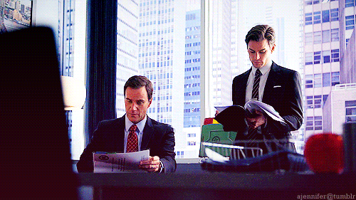 http://vignette3.wikia.nocookie.net/whitecollar/images/7/73/Tumblr_m281wmyLmU1qeqqleo1_500.gif/revision/latest?cb=20120517212359