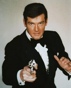 https://vignette3.wikia.nocookie.net/007-pedia/images/3/3f/Roger-Moore-Bond.jpg/revision/latest/scale-to-width-down/240?cb=20150212211227&path-prefix=ru