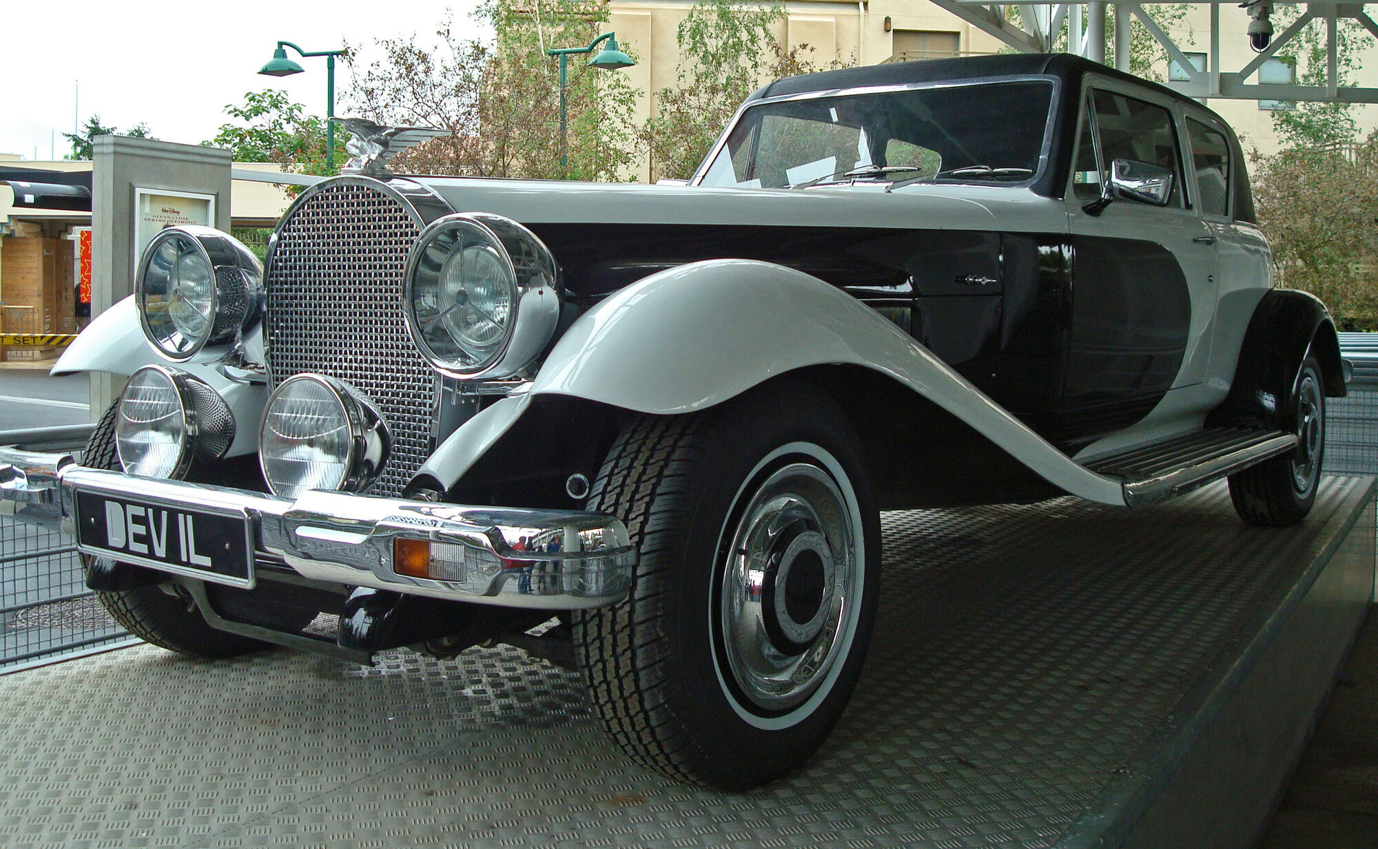 Cruella's car 101 Dalmatians Wiki FANDOM powered by Wikia