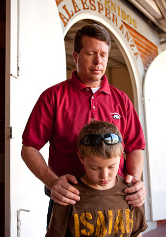 File:Storymaker-duggars-in-el-salvador-pictures16.jpg